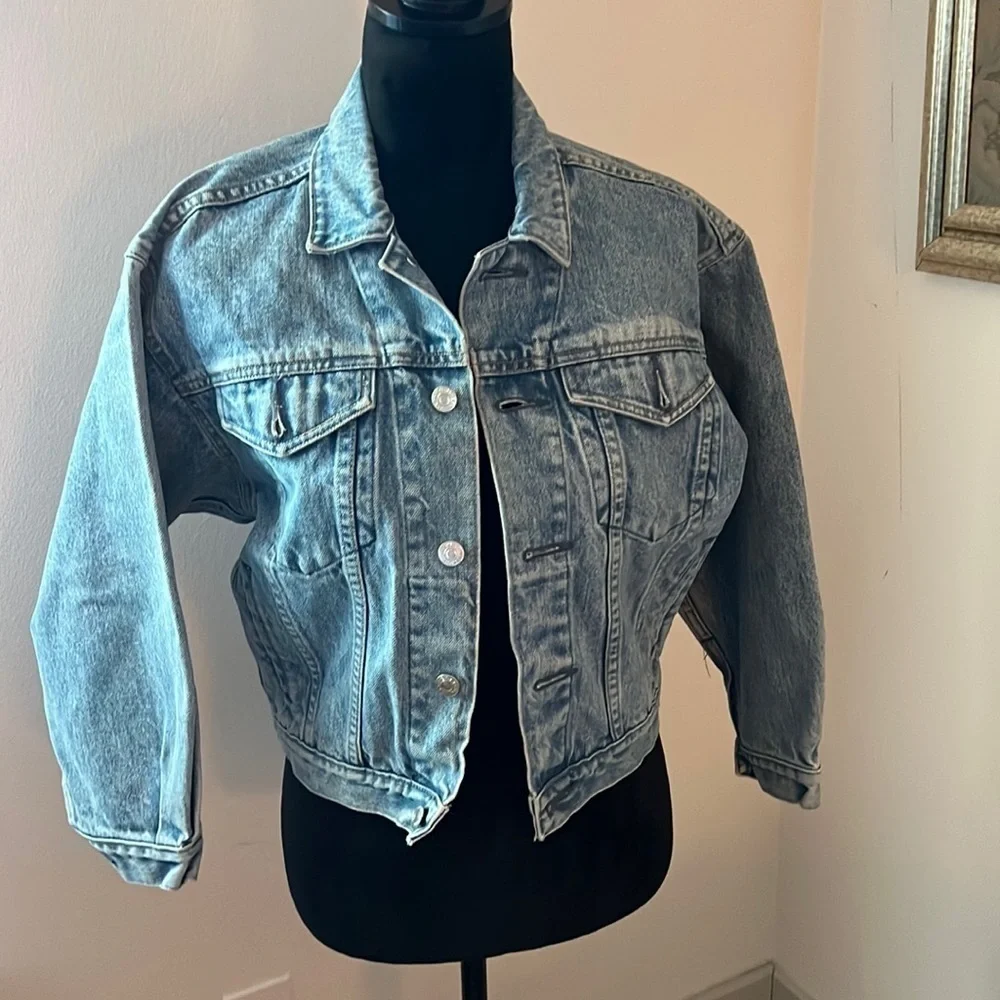 GAP Denim light wash jean‎ jacket buttoned down long sleeves Sz L